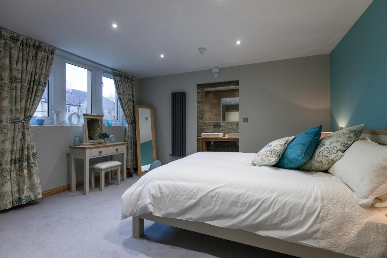 The Venue Serviced Apartments Huddersfield Esterno foto