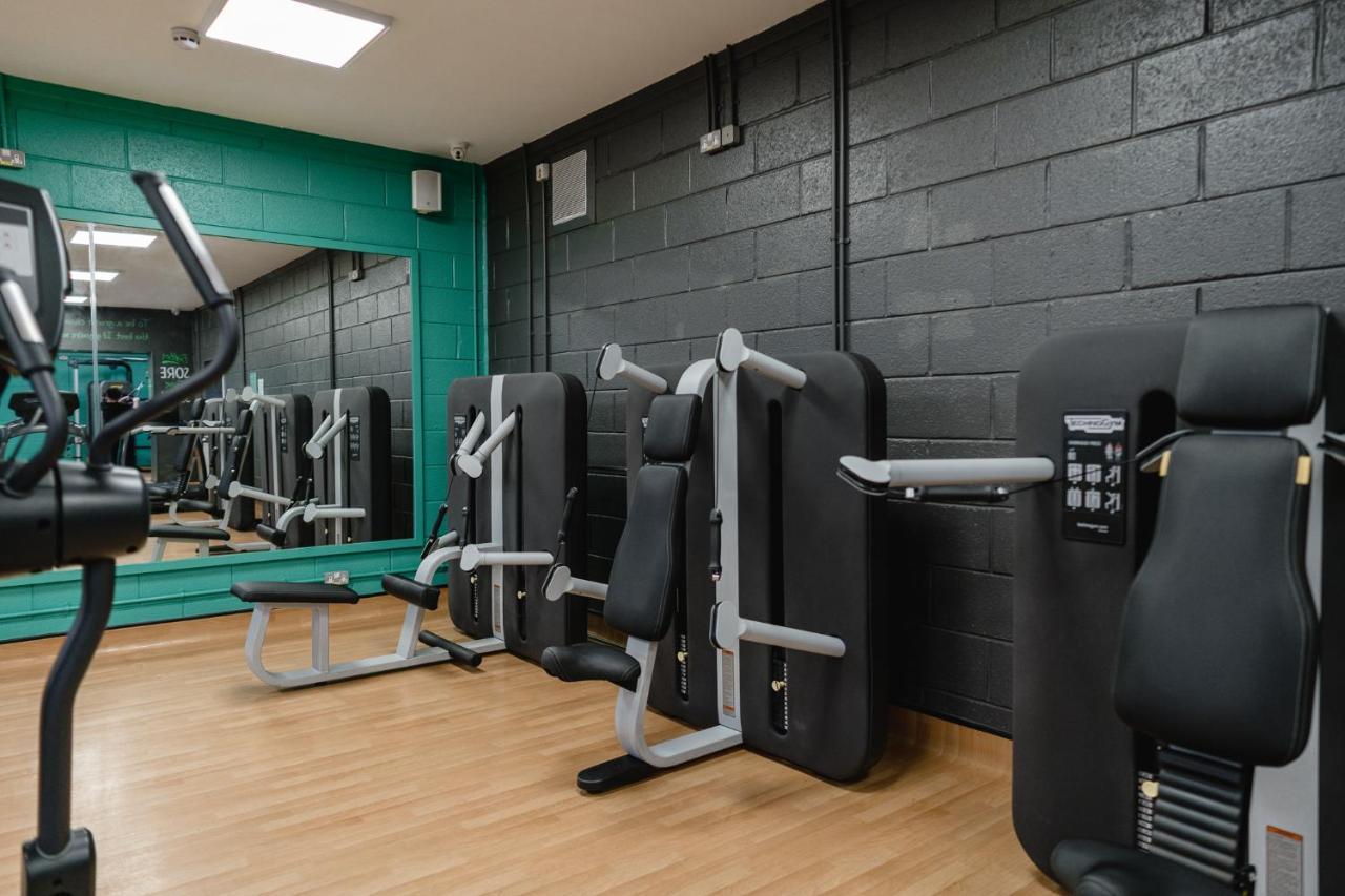 The Venue Serviced Apartments Huddersfield Esterno foto