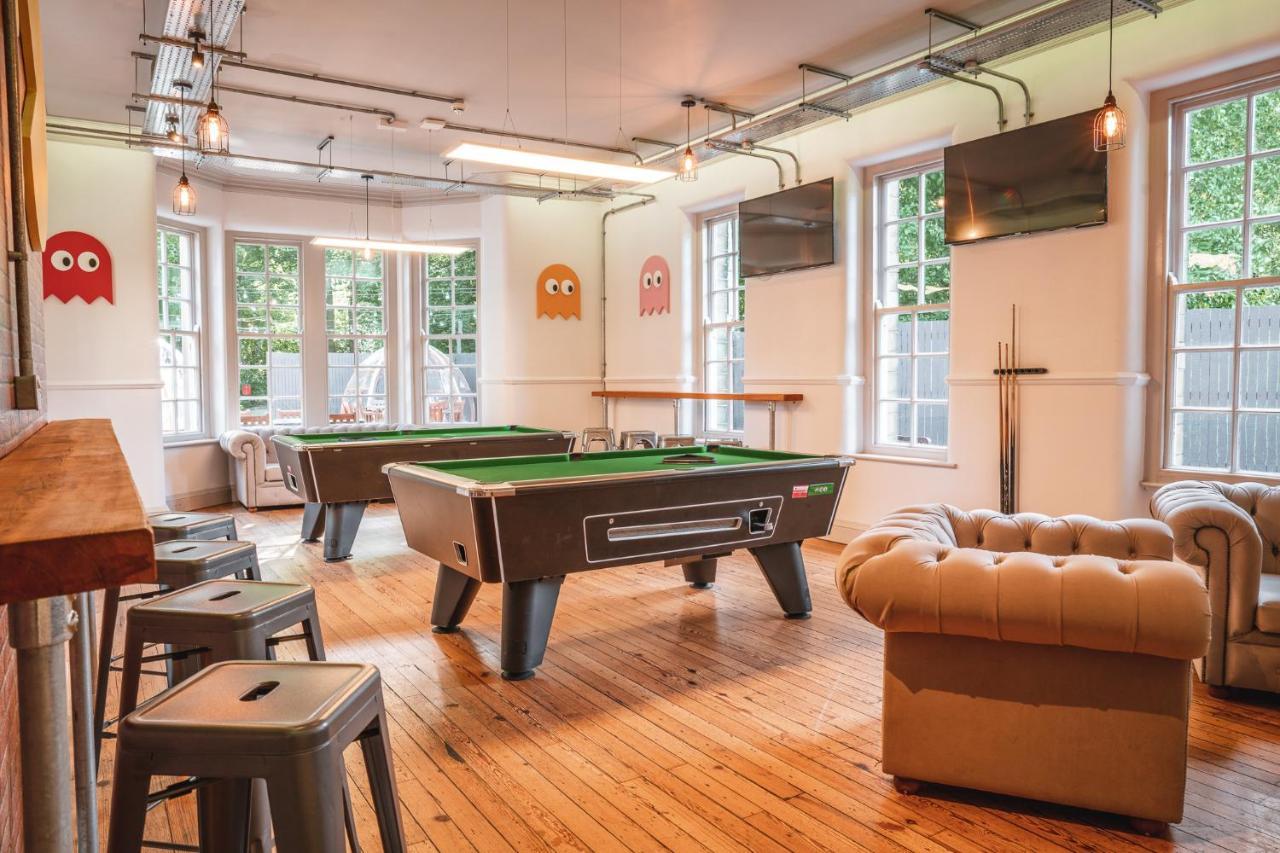 The Venue Serviced Apartments Huddersfield Esterno foto