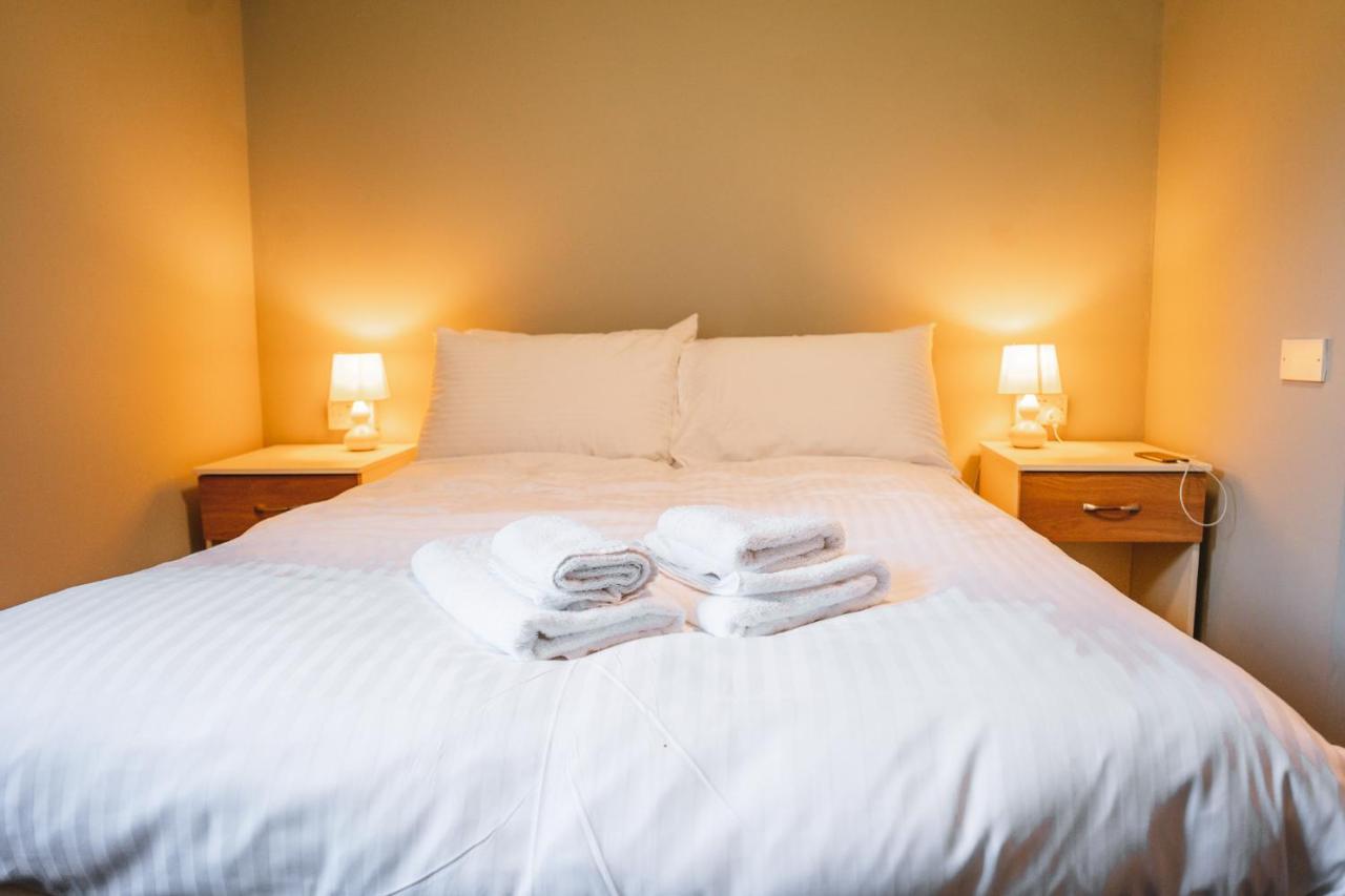 The Venue Serviced Apartments Huddersfield Esterno foto