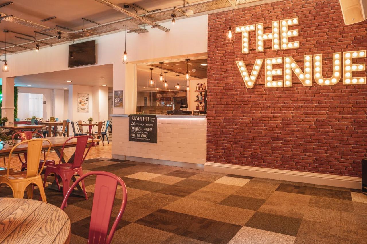 The Venue Serviced Apartments Huddersfield Esterno foto