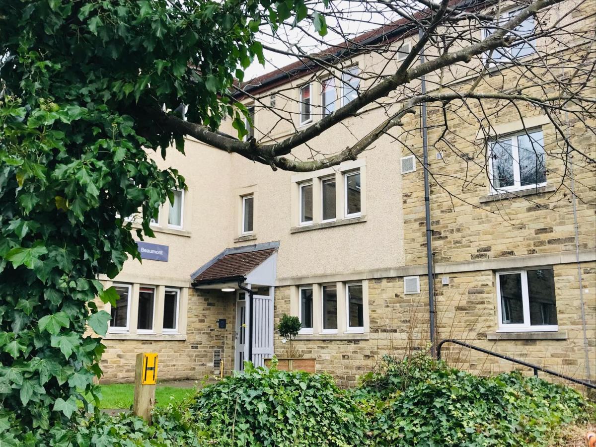 The Venue Serviced Apartments Huddersfield Esterno foto