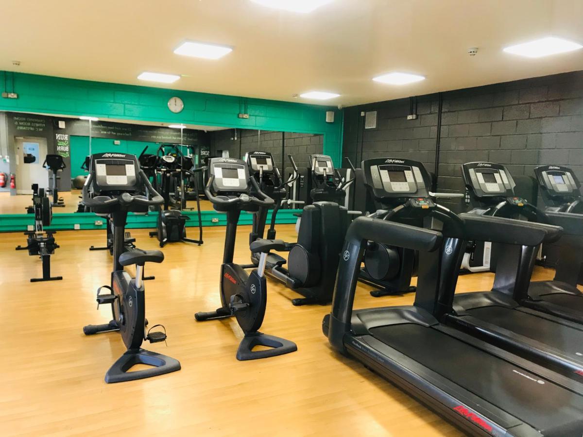 The Venue Serviced Apartments Huddersfield Esterno foto
